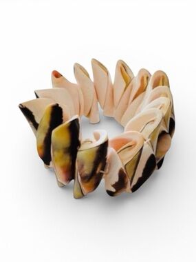 Lisa Robertson Natural Shell Stretch Bracelet